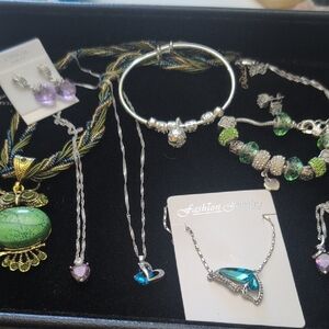 Elegant Silver and Green Jewelry Set